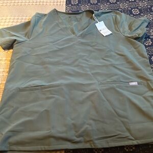 FIGS scrub top 2xl